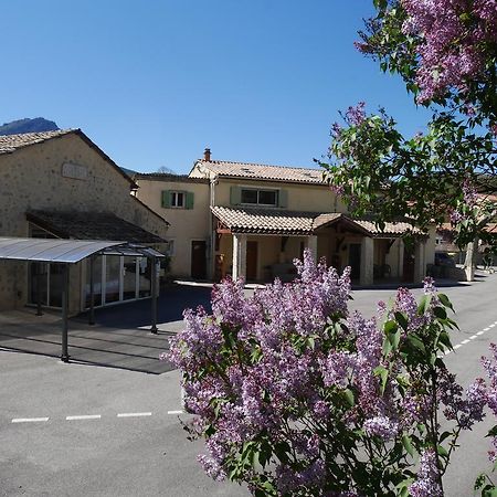 Auberge de jeunesse L'Oustaou à Castellane Extérieur photo