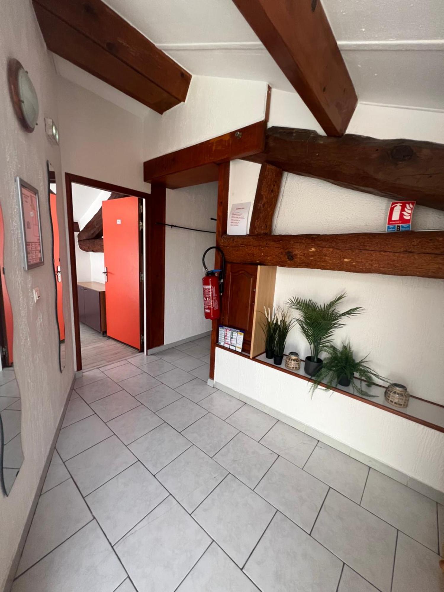 Auberge de jeunesse L'Oustaou à Castellane Extérieur photo