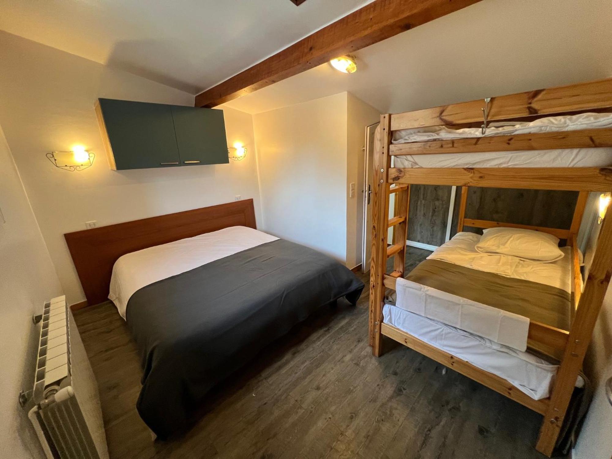 Auberge de jeunesse L'Oustaou à Castellane Extérieur photo