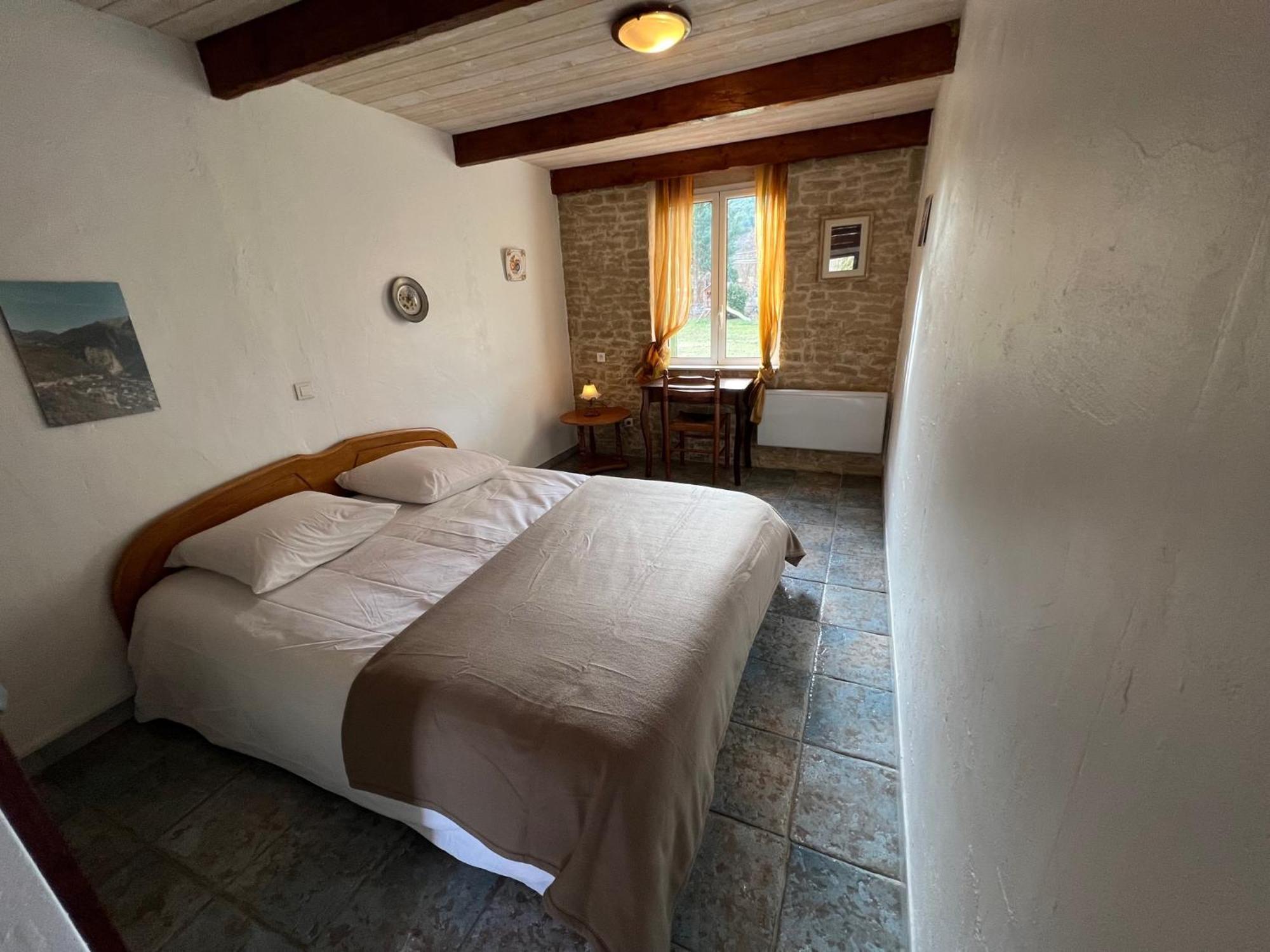 Auberge de jeunesse L'Oustaou à Castellane Extérieur photo
